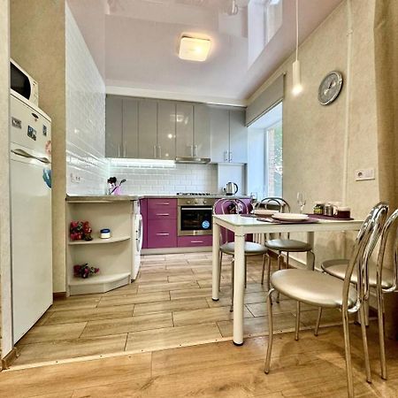 Apartpoltava Витончені Апартаменти Біля Лялькового Театру, Звітна Документація Для Відрядження, Банківський Чек Eksteriør bilde