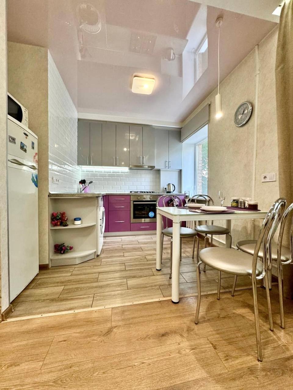 Apartpoltava Витончені Апартаменти Біля Лялькового Театру, Звітна Документація Для Відрядження, Банківський Чек Eksteriør bilde