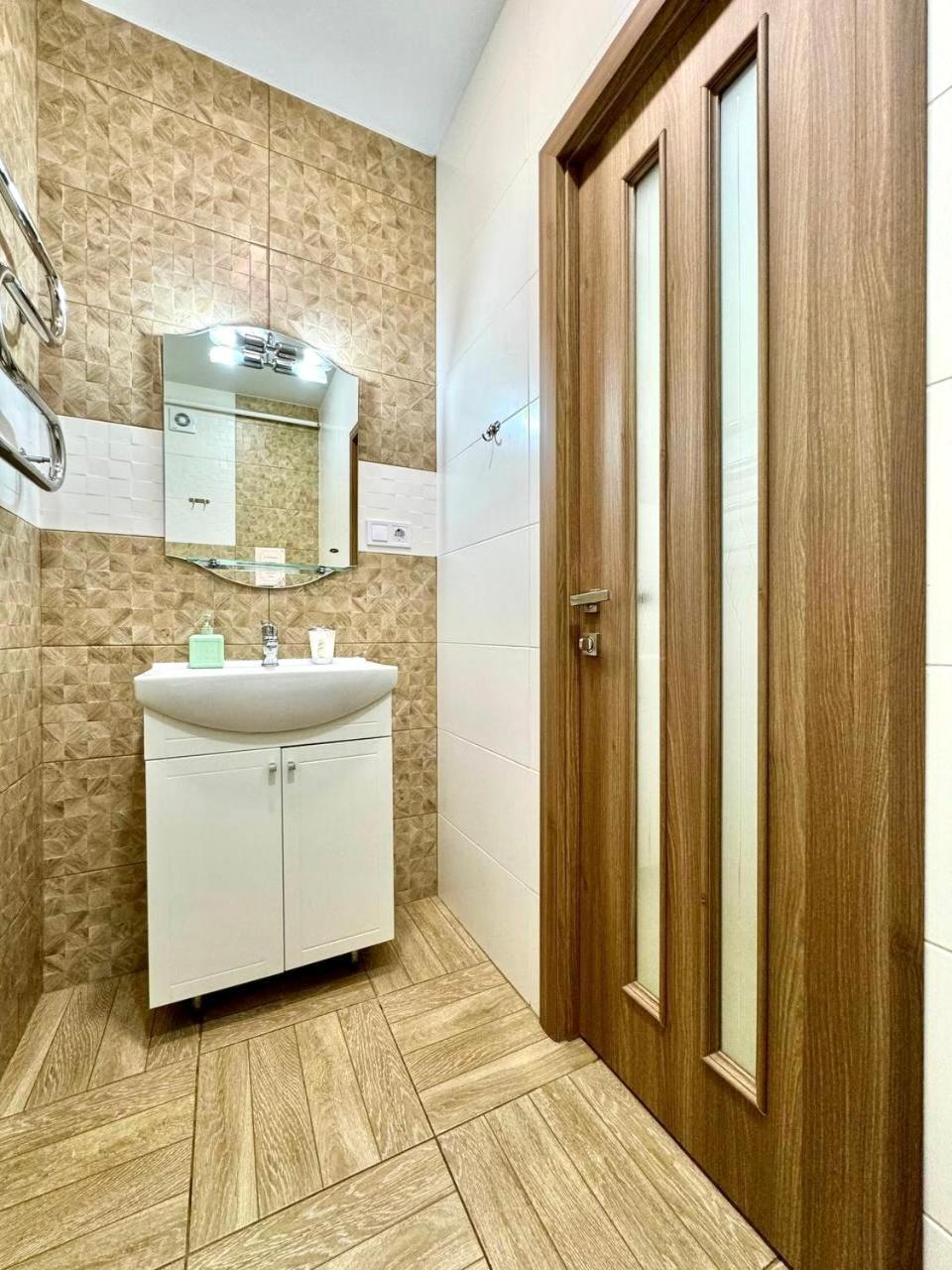 Apartpoltava Витончені Апартаменти Біля Лялькового Театру, Звітна Документація Для Відрядження, Банківський Чек Eksteriør bilde